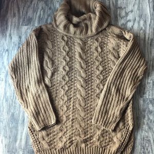 Cowl/turtle neck sweater